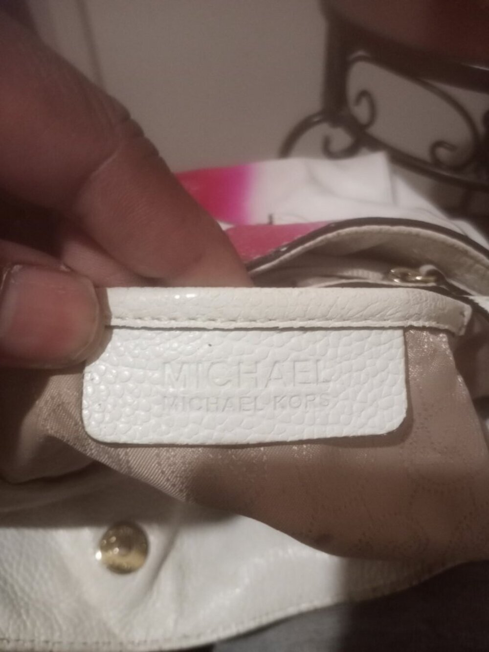 Michael Kors handbag hobo leather Pretty Pink And White . Key Lock Gold Chain - Picture 11 of 14